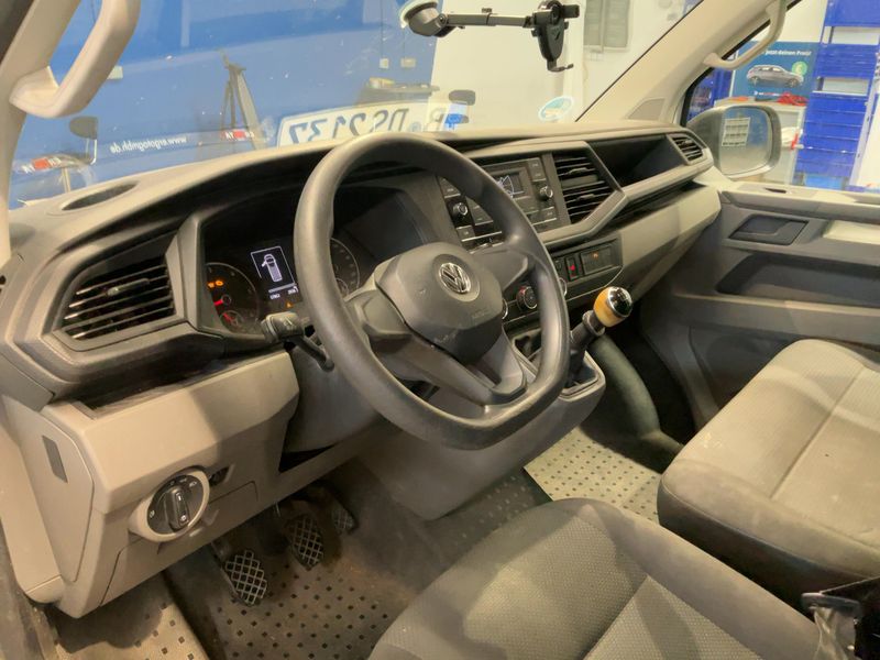 Volkswagen T6 Transporter 2.0 TDI Kasten lang FWD — zdjęcie 12