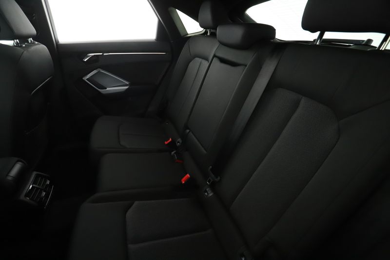 Audi Q3 Sportback 35 TDI S line — zdjęcie 14