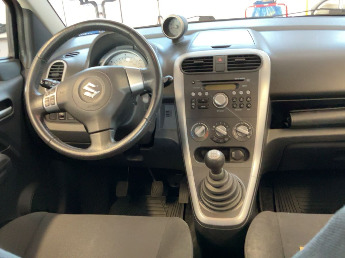 Suzuki Splash 2011 — photo 19