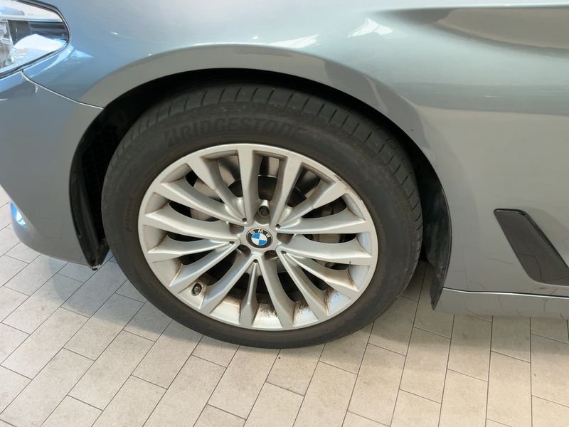 BMW 5er 530d xDrive Luxury Line 2017 – снимка 3