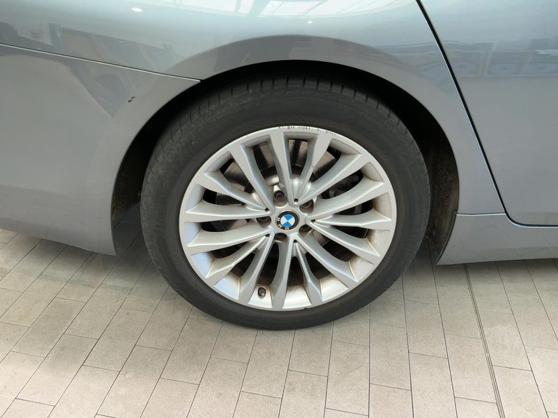 BMW 5er 530d xDrive Luxury Line 2017 – снимка 9