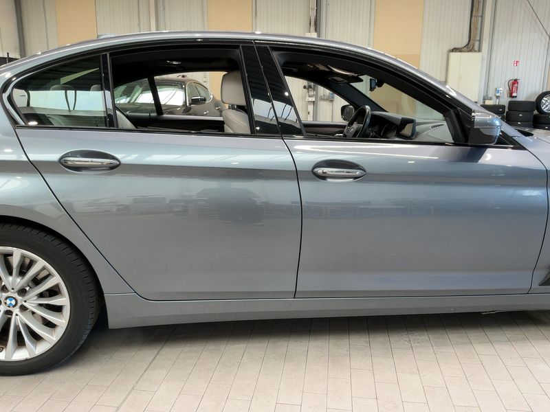 BMW 5er 530d xDrive Luxury Line 2017 – снимка 10