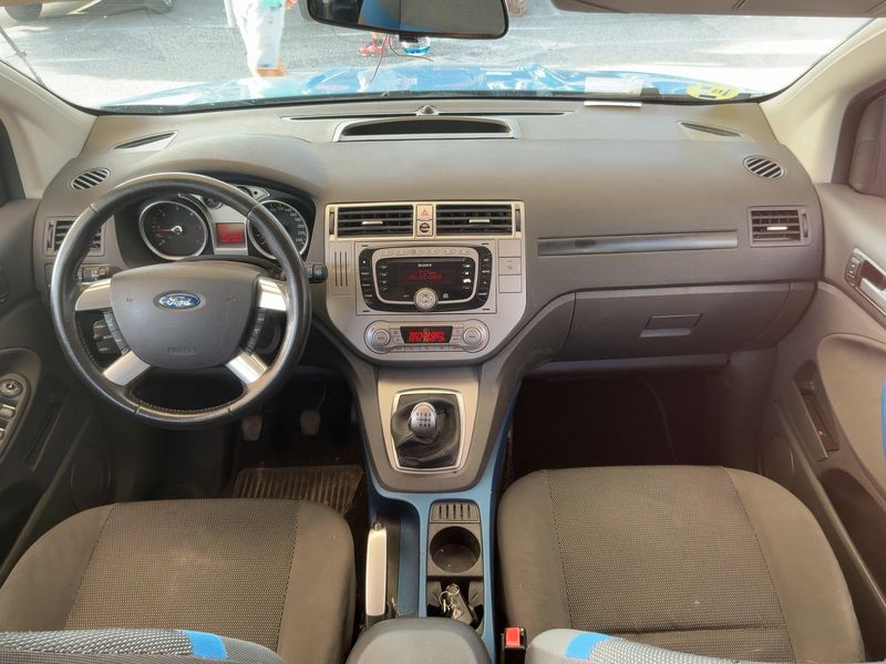 Ford Kuga 2.0 TDCi Trend — zdjęcie 12