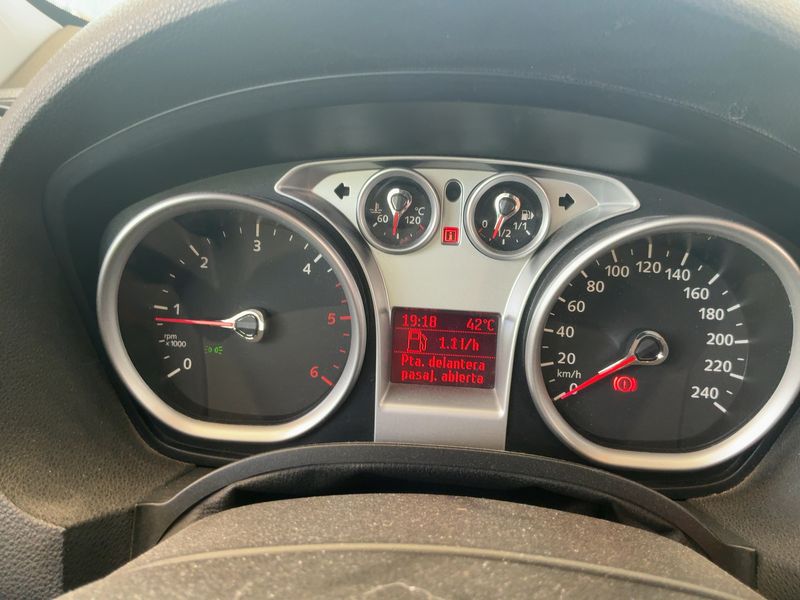 Ford Kuga 2.0 TDCi Trend — zdjęcie 13