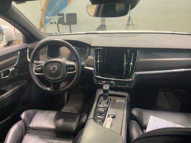 Volvo V90 Cross Country 2.0 D5 Pro AWD — zdjęcie 12