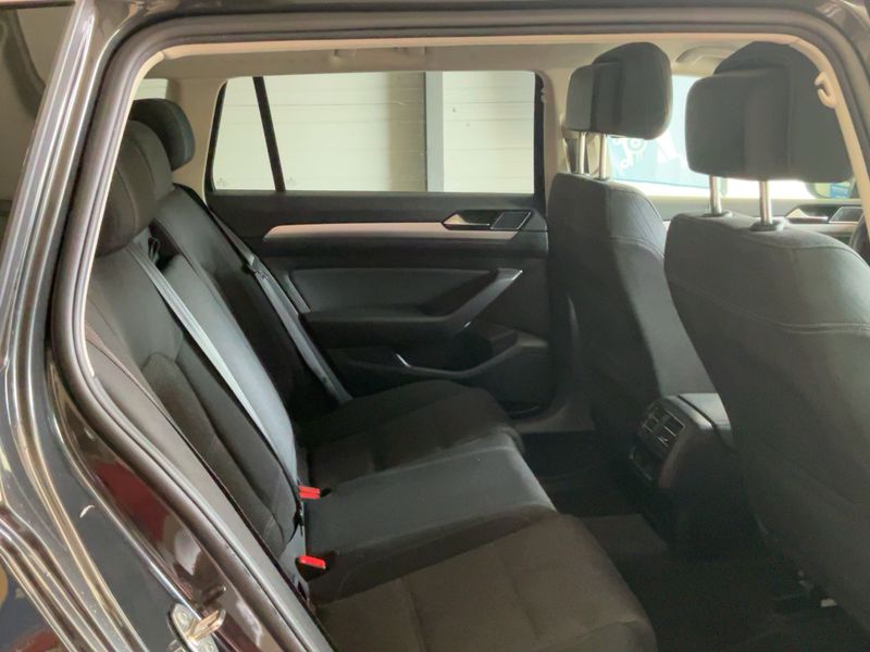 Volkswagen Passat 1.6 TDI Comfortline BlueMotion Tech — zdjęcie 14