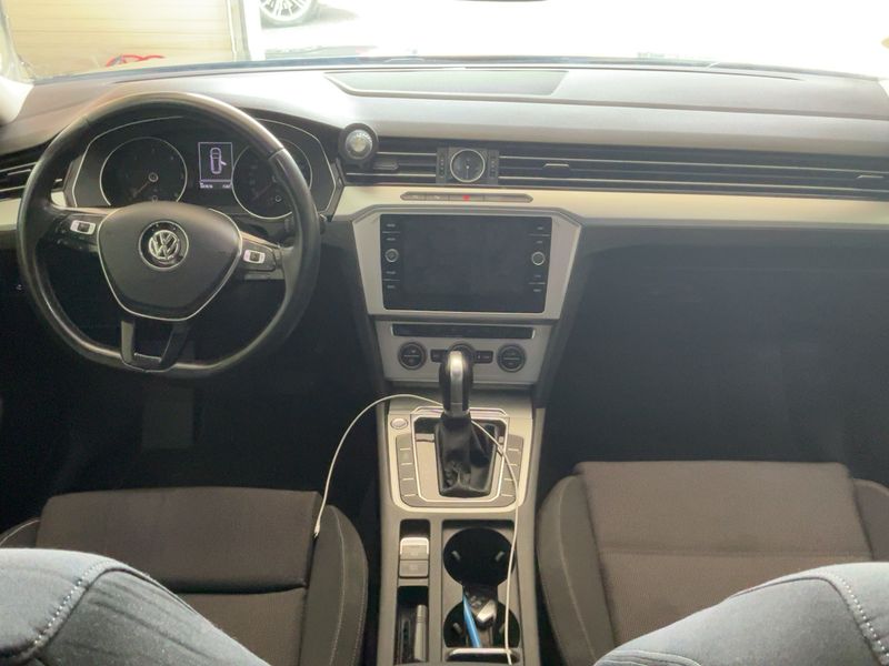 Volkswagen Passat 1.6 TDI Comfortline BlueMotion Tech — zdjęcie 12