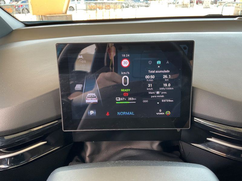 MG 4 electric drive 150 kW Luxury — zdjęcie 13