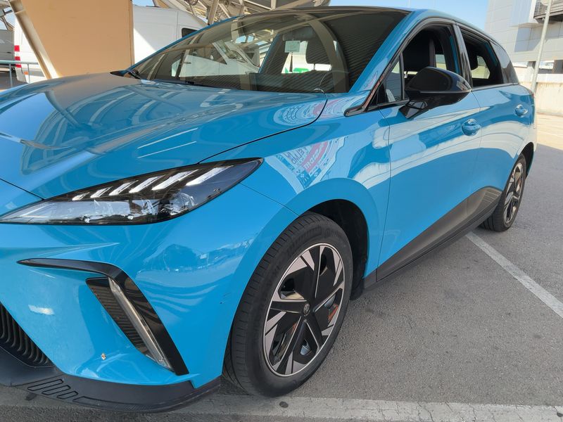 MG 4 electric drive 150 kW Luxury — zdjęcie 2