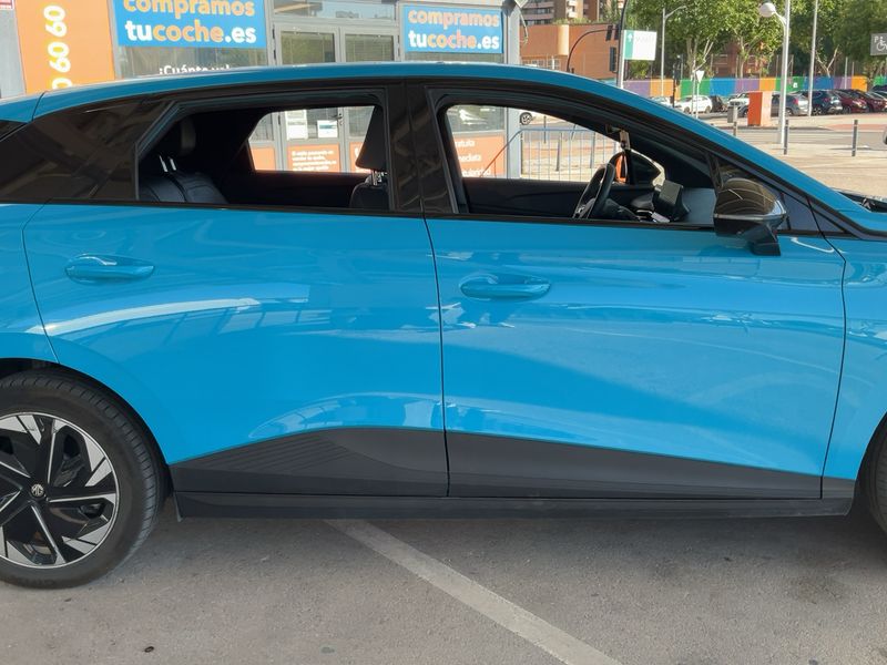 MG 4 electric drive 150 kW Luxury — zdjęcie 7