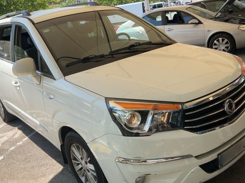 Ssangyong Rodius 2.2 TD Line — zdjęcie 8