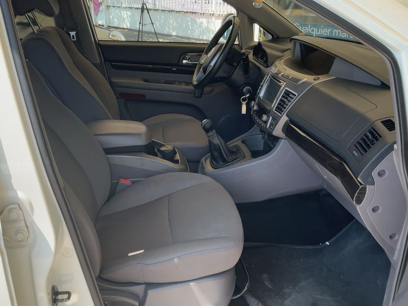 Ssangyong Rodius 2.2 TD Line — zdjęcie 11