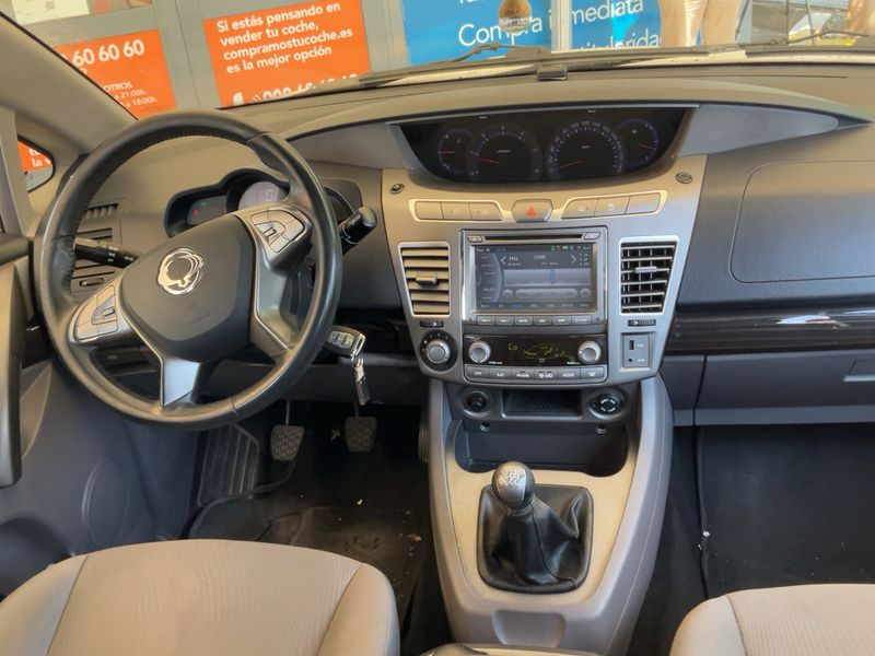 Ssangyong Rodius 2.2 TD Line — zdjęcie 12
