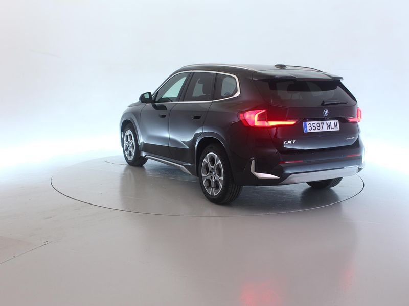BMW iX1 eDrive 20 xLine — zdjęcie 5