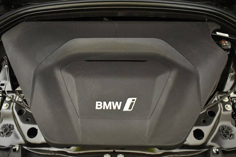 BMW iX1 eDrive 20 xLine — zdjęcie 8