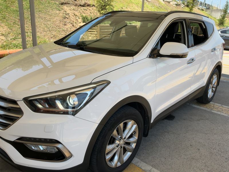 Hyundai Santa Fe 2.2 CRDi Family+ 2WD — zdjęcie 2