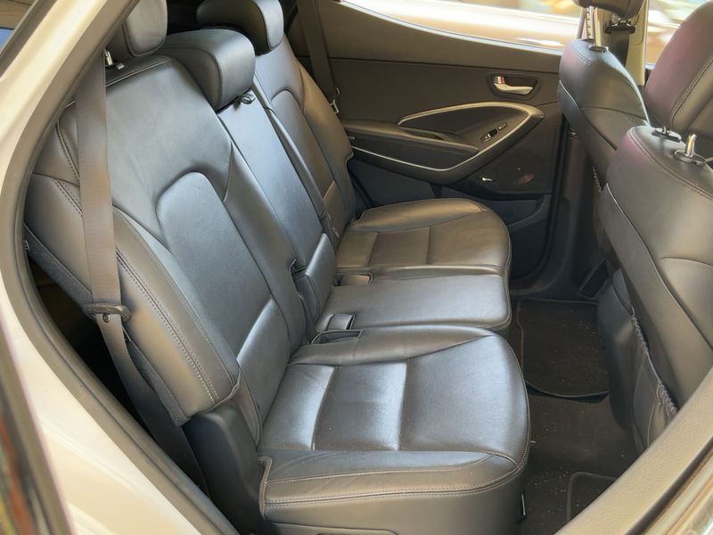 Hyundai Santa Fe 2.2 CRDi Family+ 2WD — zdjęcie 14