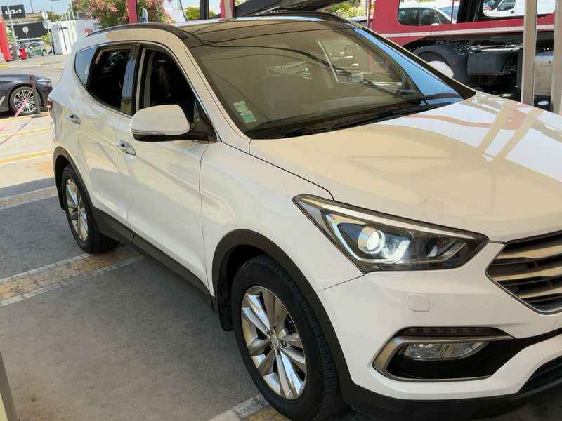 Hyundai Santa Fe 2.2 CRDi Family+ 2WD — zdjęcie 8