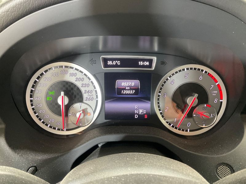 Mercedes-Benz A-Klasse A 250 AMG Sport — zdjęcie 13