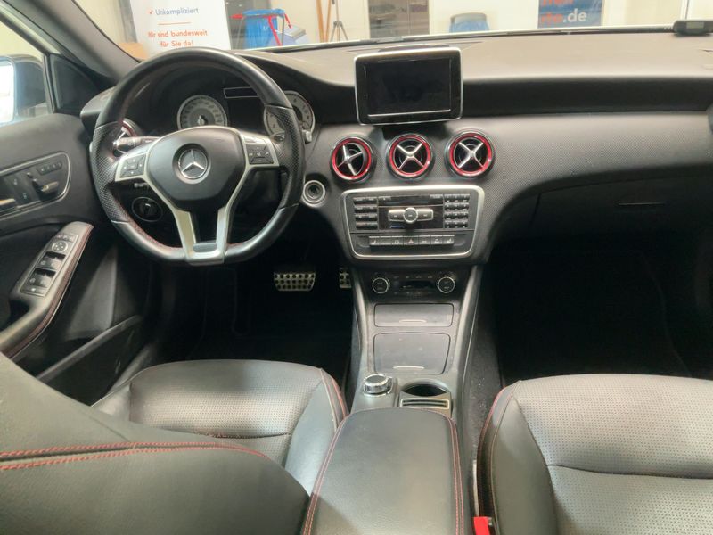 Mercedes-Benz A-Klasse A 250 AMG Sport — zdjęcie 12