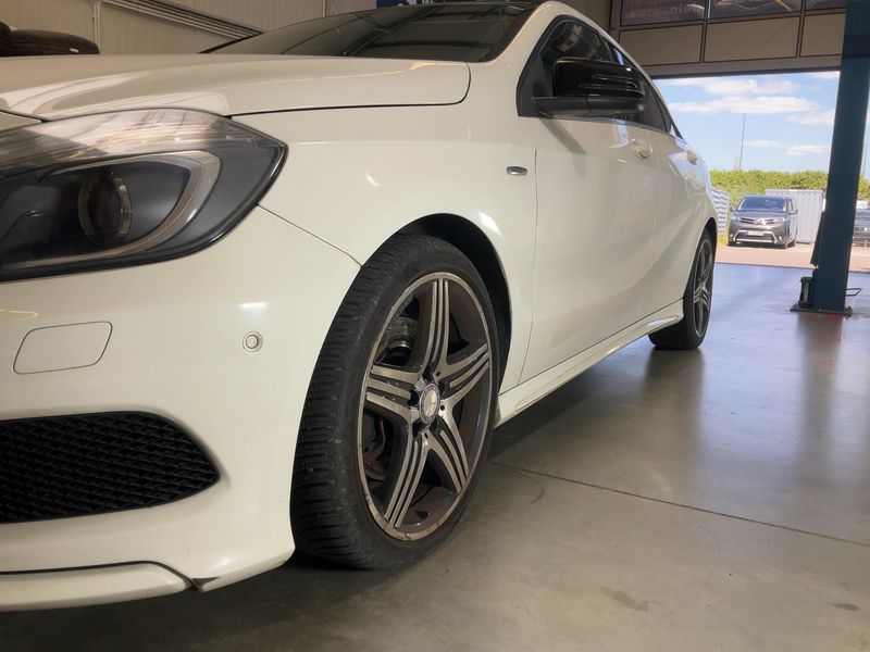Mercedes-Benz A-Klasse A 250 AMG Sport — zdjęcie 2