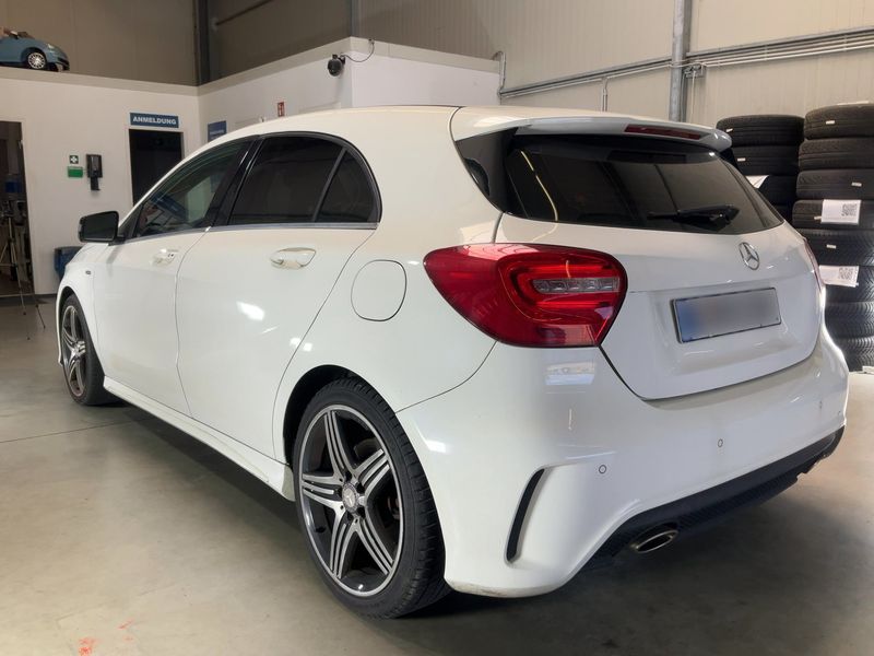 Mercedes-Benz A-Klasse A 250 AMG Sport — zdjęcie 3