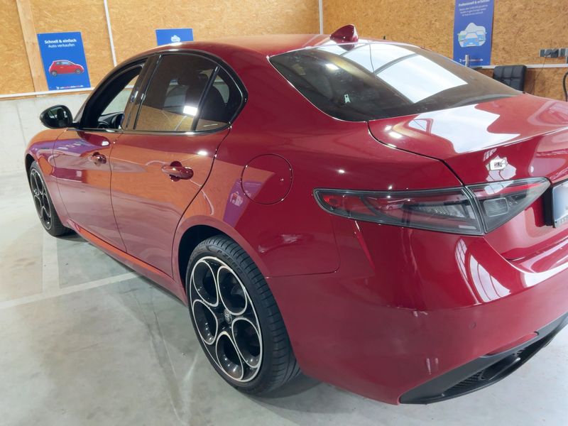 Alfa Romeo Giulia 2.0 Turbo Competizione Q4 — zdjęcie 3