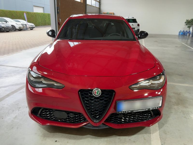 Alfa Romeo Giulia 2.0 Turbo Competizione Q4 — zdjęcie 9