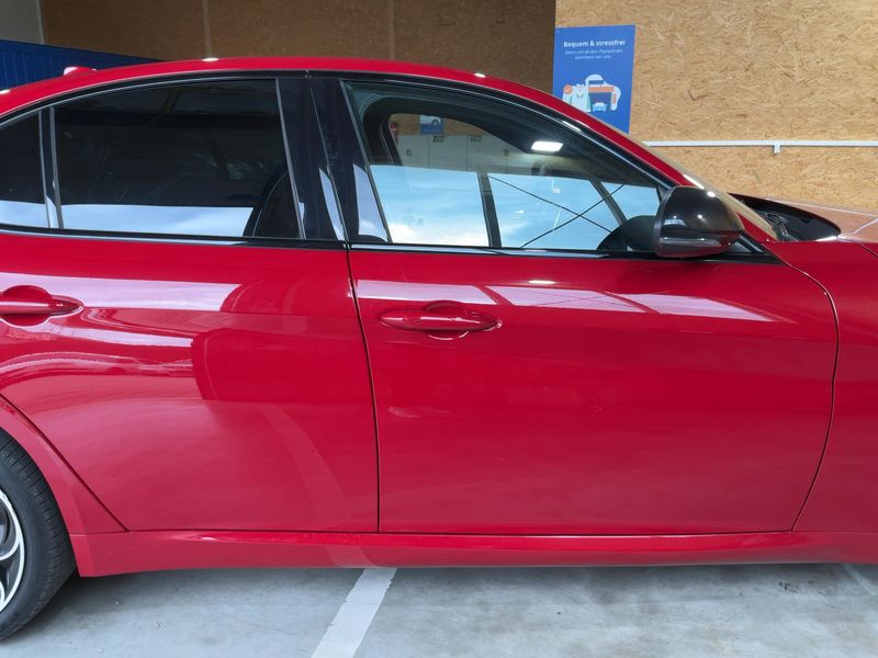 Alfa Romeo Giulia 2.0 Turbo Competizione Q4 — zdjęcie 7