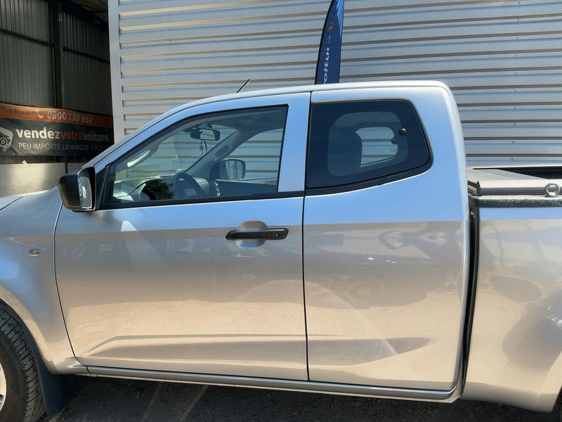 Isuzu D-MAX 1.9 Turbodiesel Space Cab 4WD L — zdjęcie 4