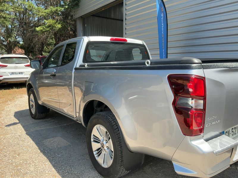Isuzu D-MAX 1.9 Turbodiesel Space Cab 4WD L — zdjęcie 3