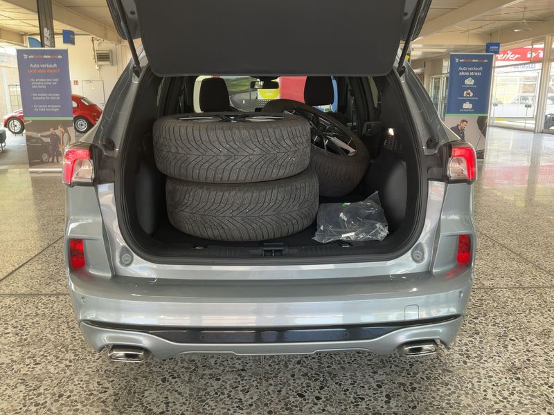 Ford Kuga 2.5 Plug-in Hybrid ST-Line — zdjęcie 10