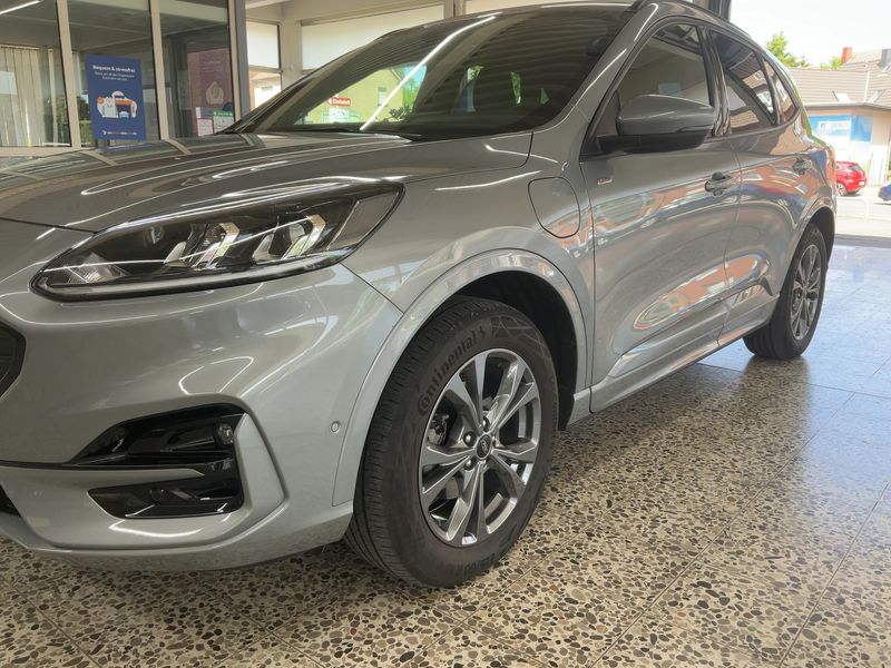 Ford Kuga 2.5 Plug-in Hybrid ST-Line — zdjęcie 2
