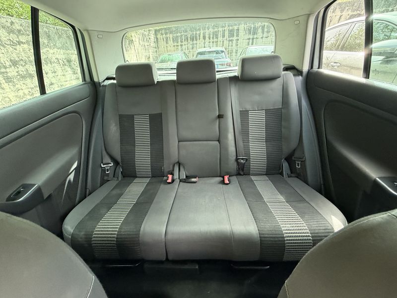 Volkswagen Golf V Plus 1.9 TDI United — zdjęcie 13