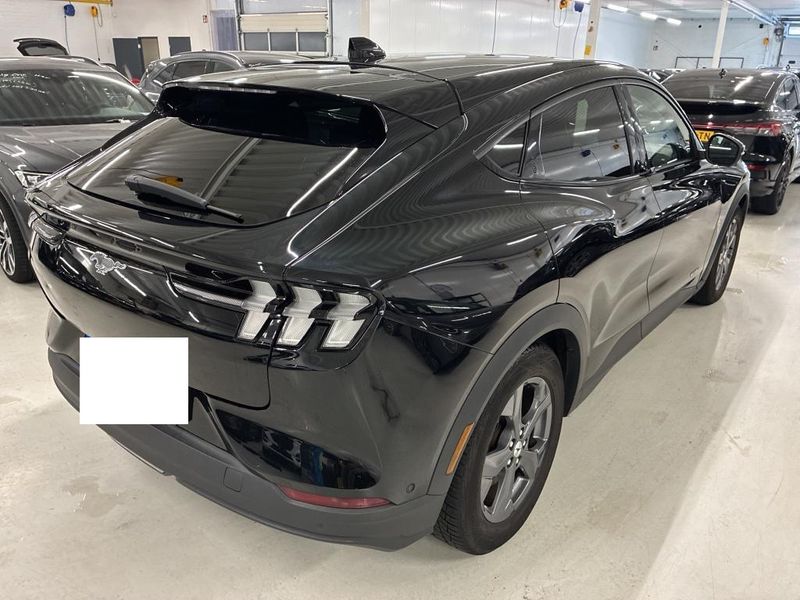 Ford Mustang Mach-E electric drive 198 kW — zdjęcie 3