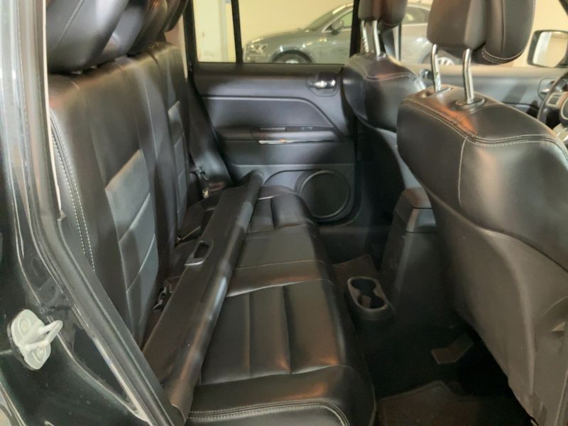 Jeep Patriot 2.2 CRD Limited — zdjęcie 14