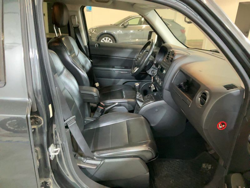Jeep Patriot 2.2 CRD Limited — zdjęcie 11