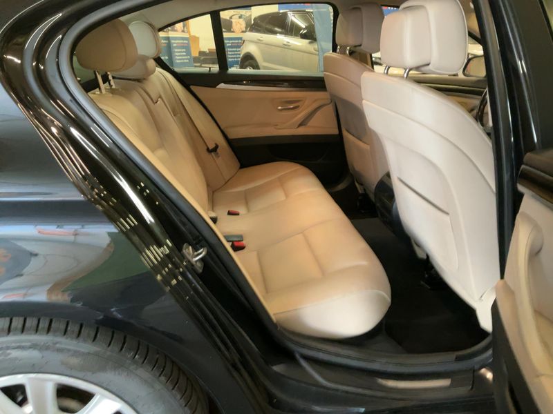 BMW 5er 535i xDrive 2011 – снимка 19