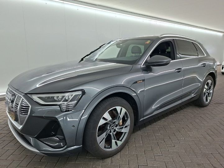 e-tron 55 quattro S line