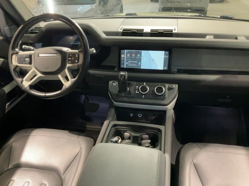 Land Rover Defender D300 Mild-Hybrid 110 SE — zdjęcie 12