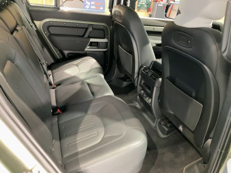 Land Rover Defender D300 Mild-Hybrid 110 SE — zdjęcie 14