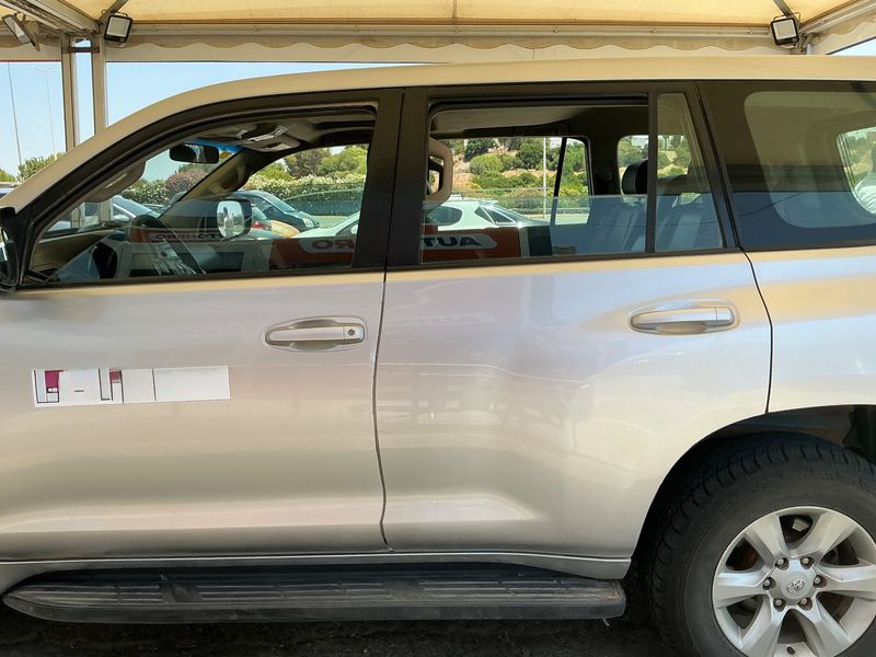Toyota Land Cruiser 3.0 D-4D VX — zdjęcie 4