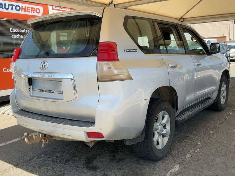 Toyota Land Cruiser 3.0 D-4D VX — zdjęcie 6