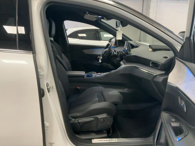 Peugeot 3008 1.6 Hybrid 225 GT 2023 – снимка 16