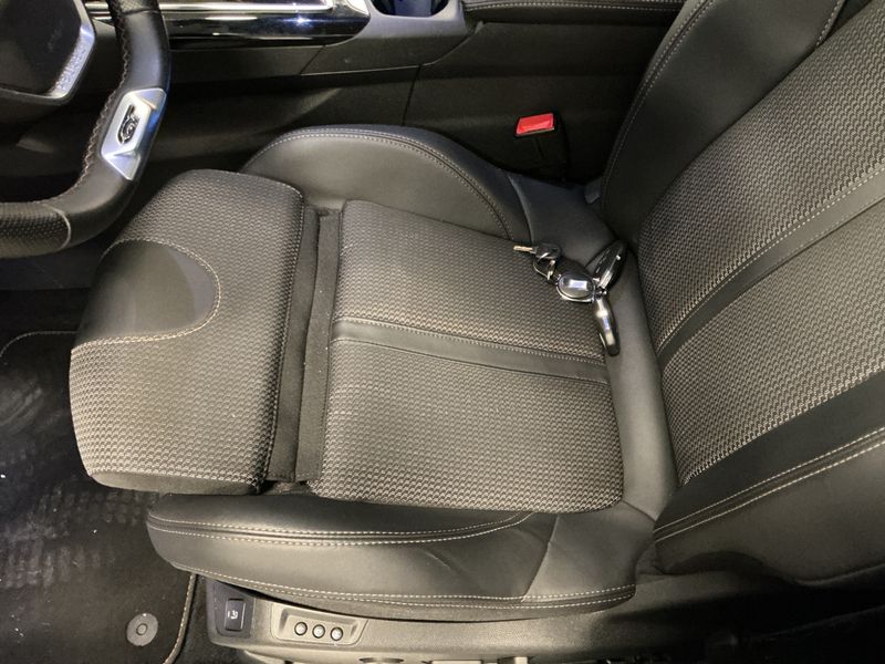 Peugeot 3008 1.6 Hybrid 225 GT 2023 – снимка 22