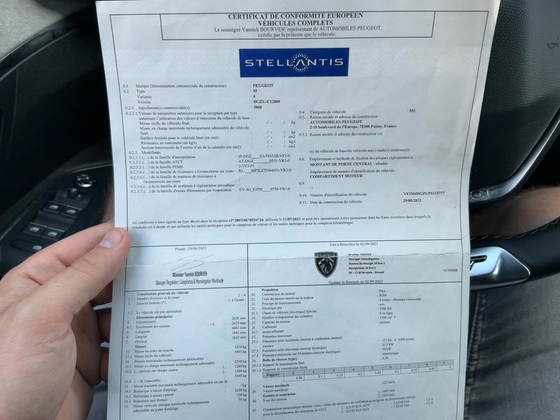 Peugeot 3008 1.6 Hybrid 225 GT 2023 – снимка 21