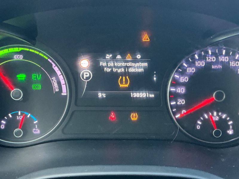 Kia Optima 2.0 Hybrid Premium 2017 – снимка 28