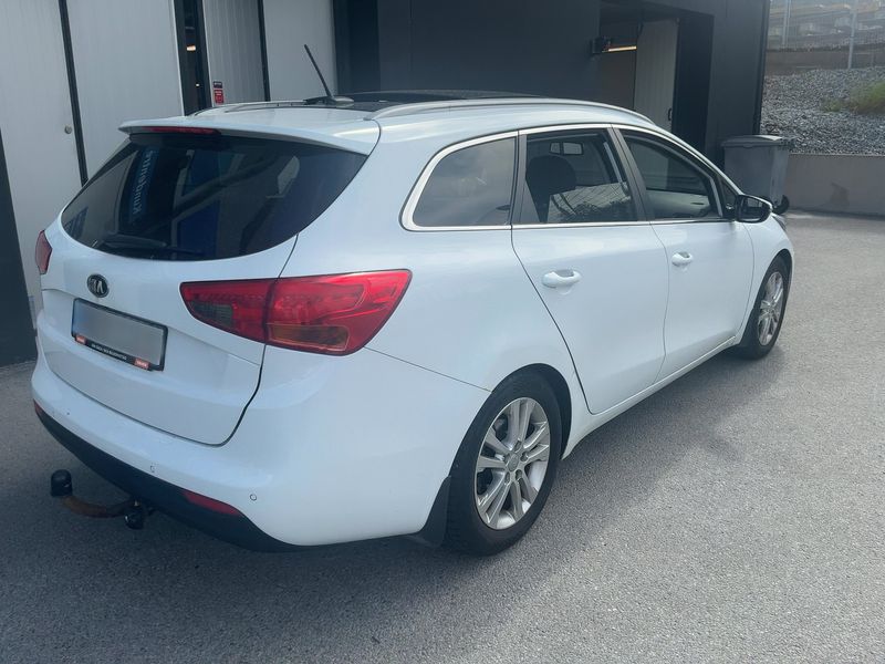 Kia cee'd 1.6 GDI Vision — zdjęcie 6