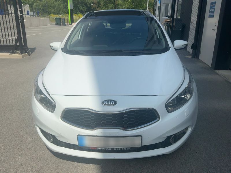 Kia cee'd 1.6 GDI Vision — zdjęcie 9