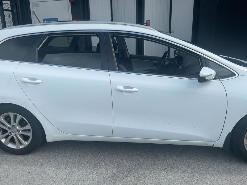 Kia cee'd 1.6 GDI Vision — zdjęcie 7